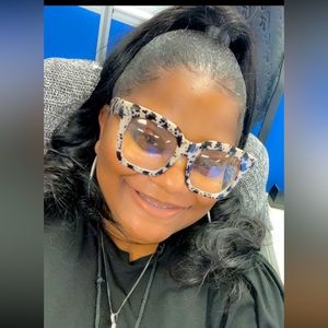 Meet your Posher, Renee